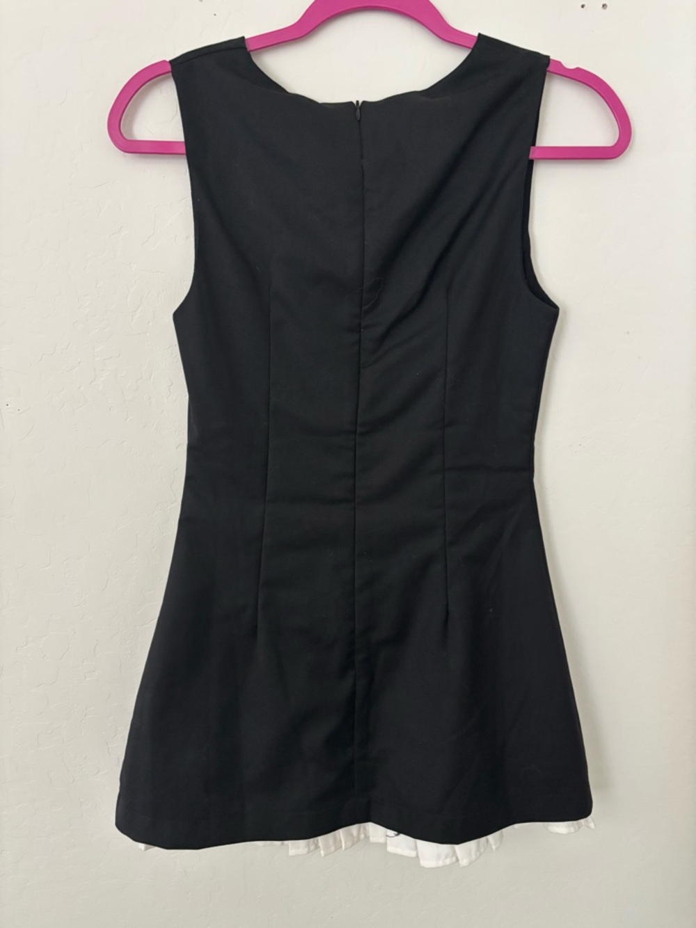 Billy J Size 2 Black Contrast Pleated Hem Mini Dress - Picture 2 of 9
